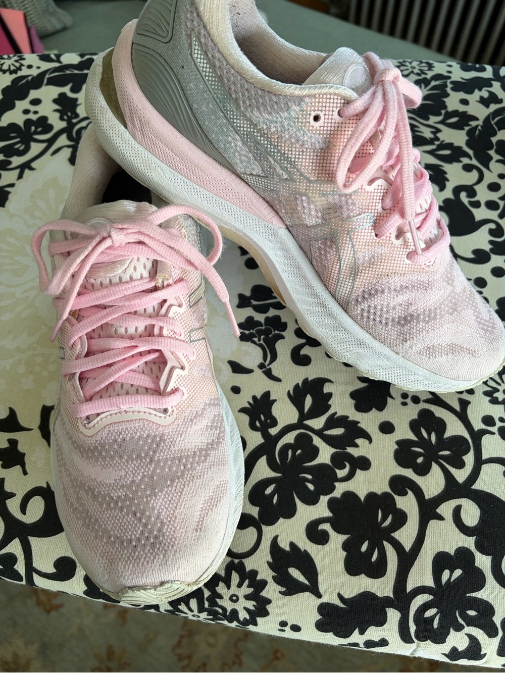 ASICS Gel Nimbus 23. Pink Salt. 9.5 - Picture 2 of 9